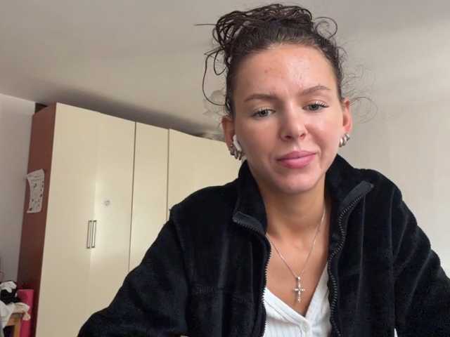 AsuncionGumpert live cam on BongaCams