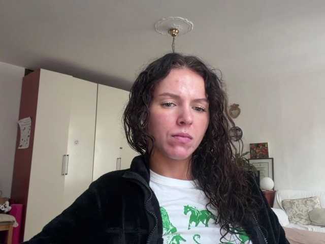 AsuncionGumpert live cam on BongaCams