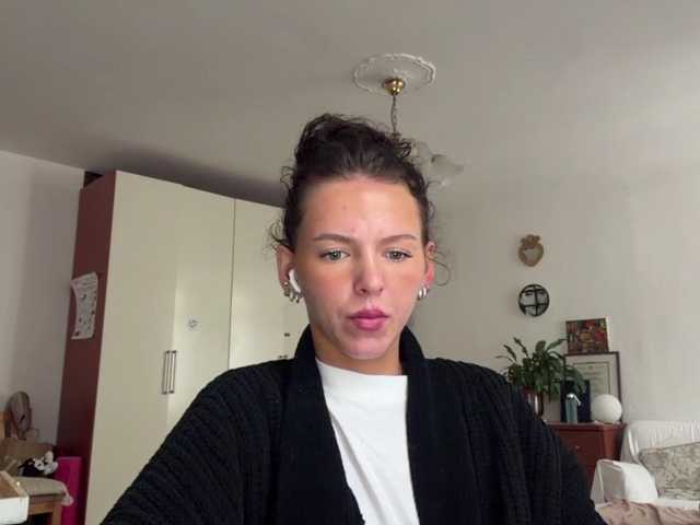 AsuncionGumpert live cam on BongaCams