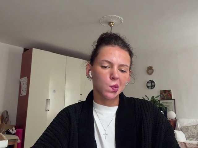 AsuncionGumpert live cam on BongaCams