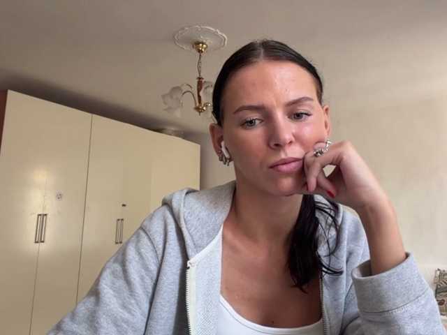 AsuncionGumpert live cam on BongaCams