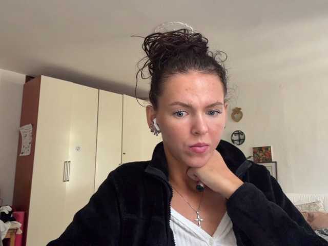 AsuncionGumpert live cam on BongaCams