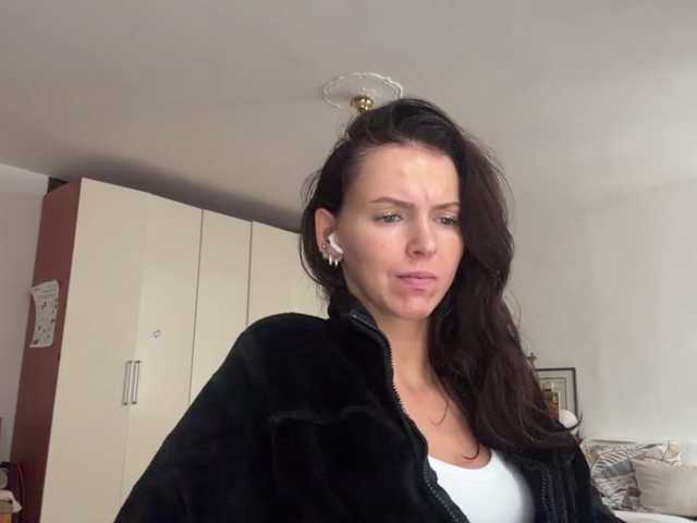 AsuncionGumpert live cam on BongaCams