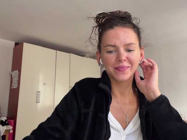 AsuncionGumpert live cam on BongaCams