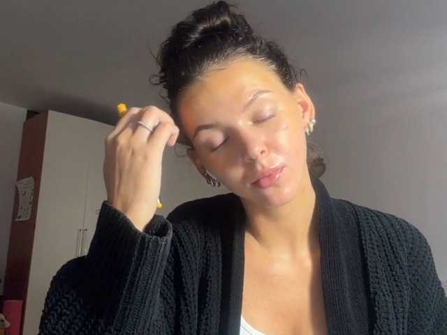 AsuncionGumpert live cam on BongaCams