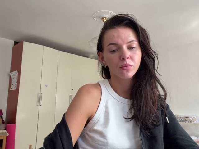 AsuncionGumpert live cam on BongaCams