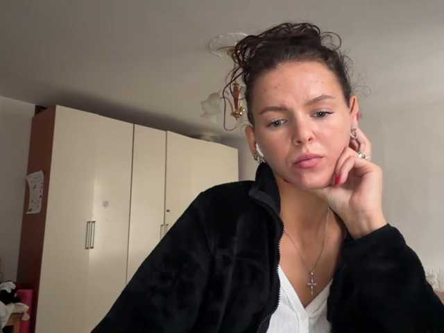 AsuncionGumpert live cam on BongaCams
