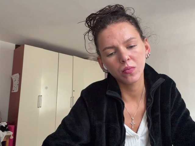 AsuncionGumpert live cam on BongaCams