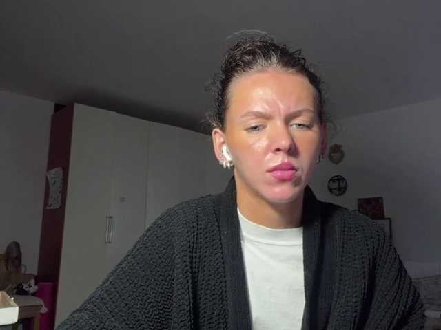 AsuncionGumpert live cam on BongaCams