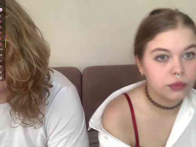 MilkyPawss webcam