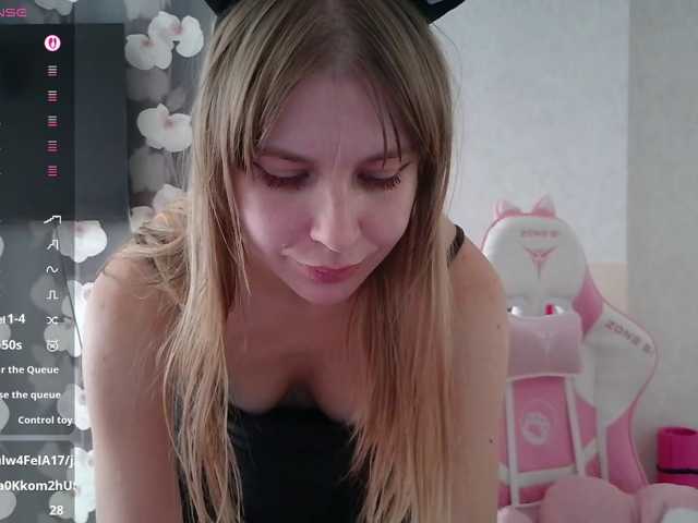 EmiliaMur live cam on BongaCams