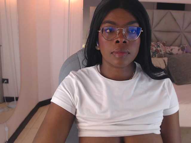 maiacharris- live cam on BongaCams
