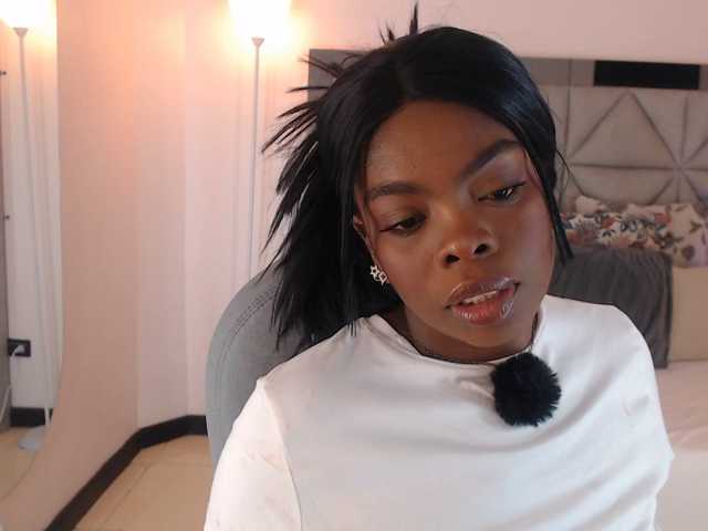 maiacharris- live cam on BongaCams