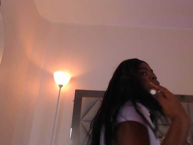 maiacharris- live cam on BongaCams