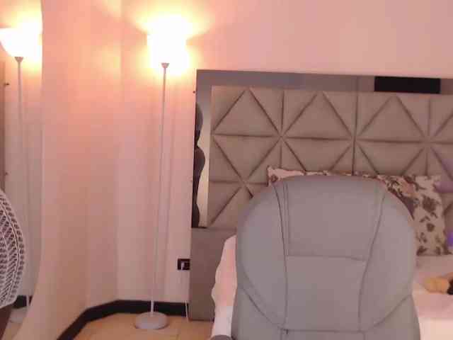 maiacharris-'s live room