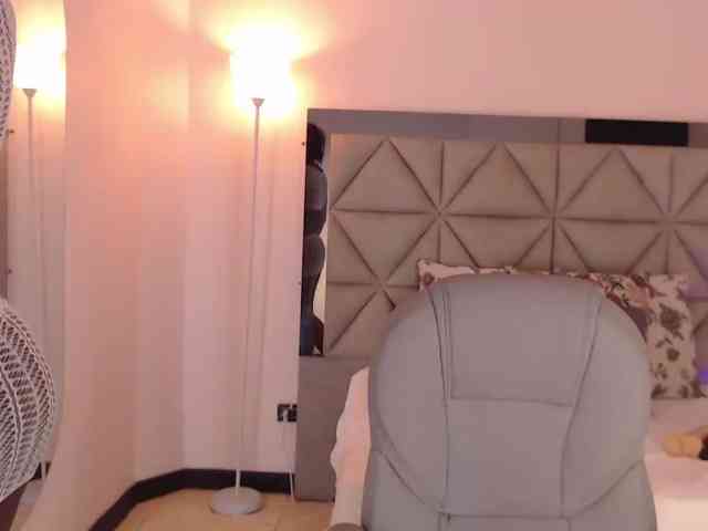 maiacharris-'s live room