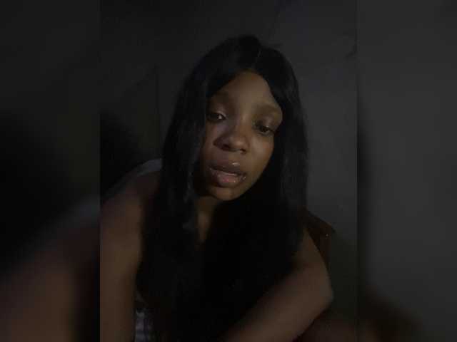 Olive004 live cam on BongaCams