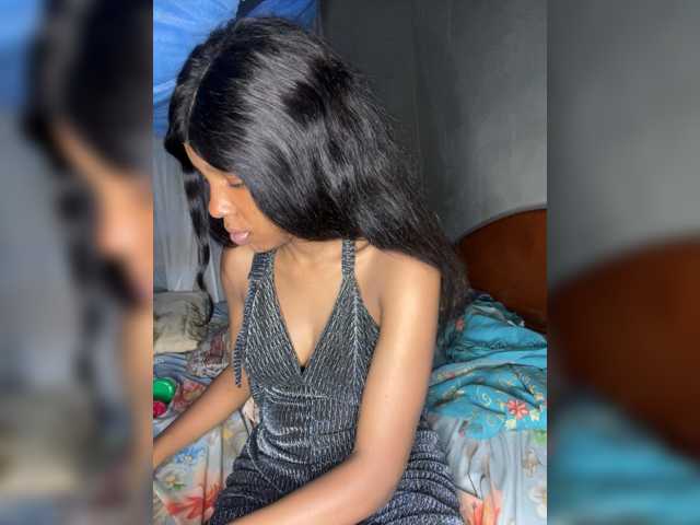 Olive004 live cam on BongaCams