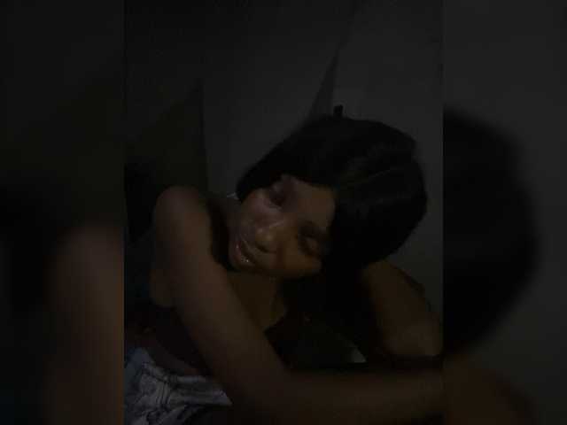 Olive004 live cam on BongaCams