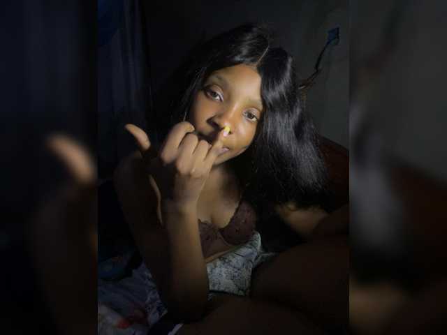 Olive004 live cam on BongaCams