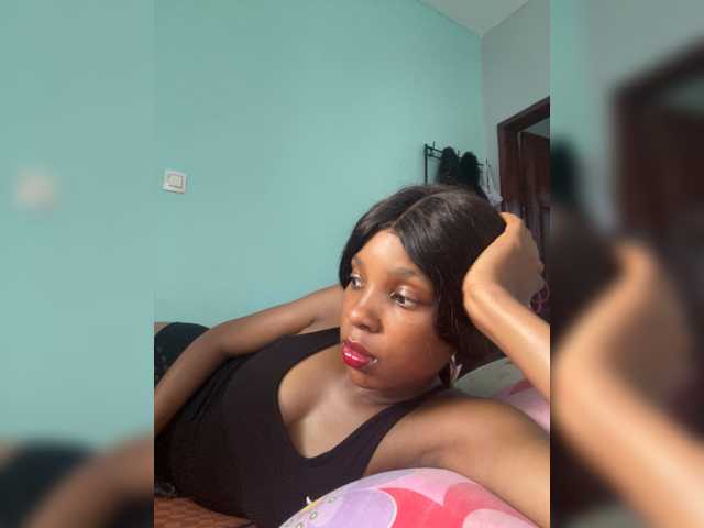 Olive004 live cam on BongaCams