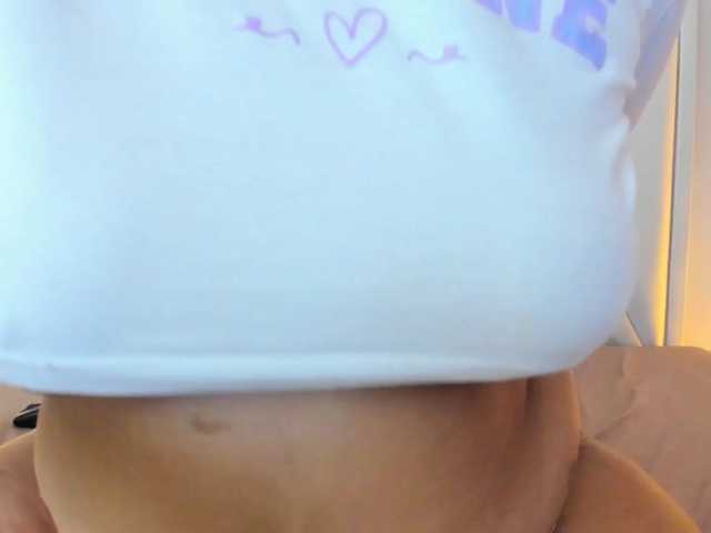 AriaaLove live cam preview