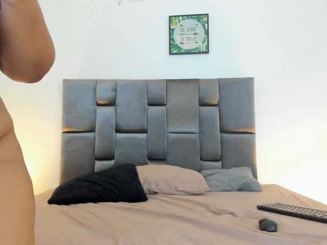 AriaaLove live cam preview
