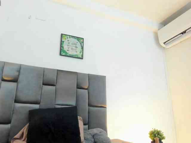 AriaaLove webcam