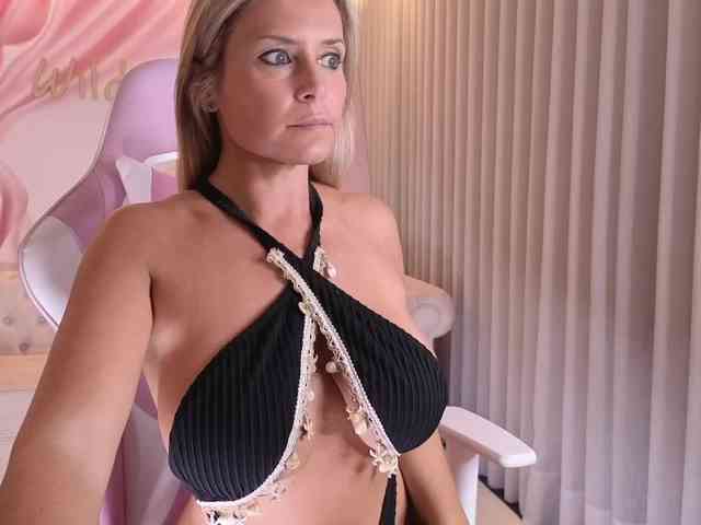 Wildtequillaaa webcam