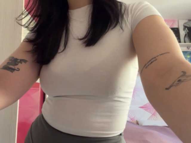 PetrinaTear live cam on BongaCams