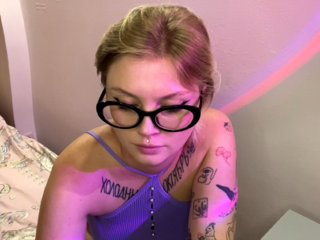 DeluluButHot Porn Show