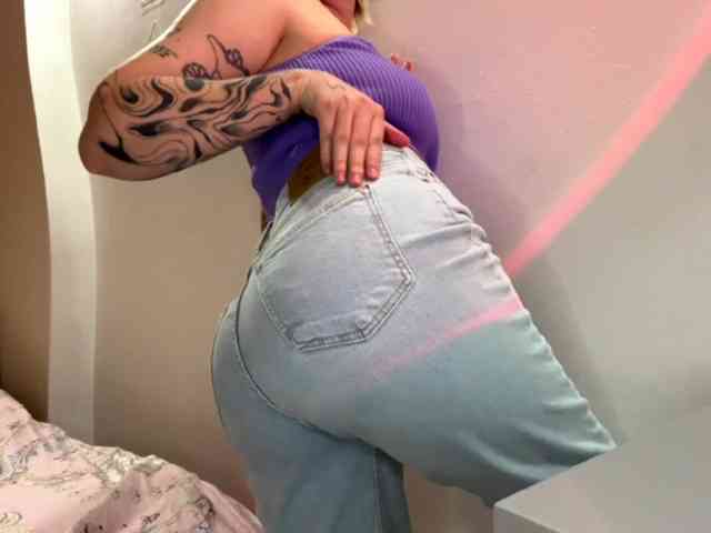 DeluluButHot