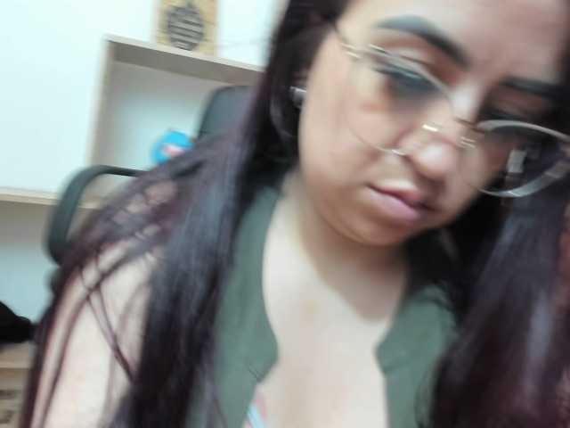 Mariana-Rusell live cam preview