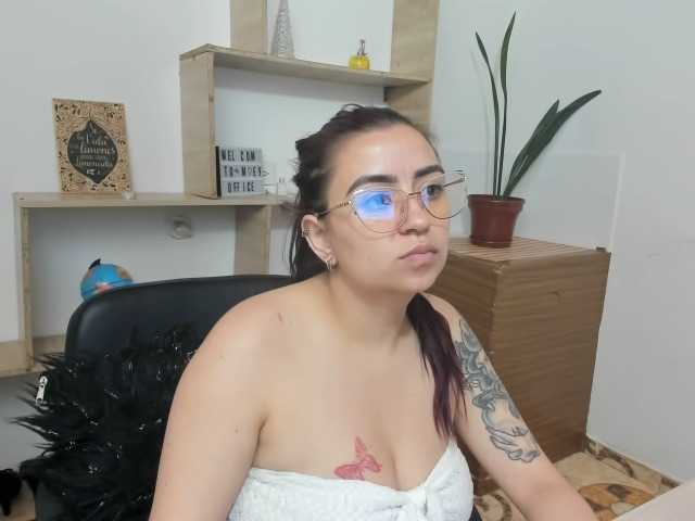 Mariana-Rusell live cam on BongaCams