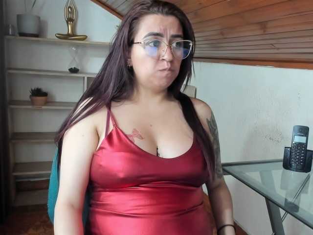 Mariana-Rusell, en directo ahora en BongaCams