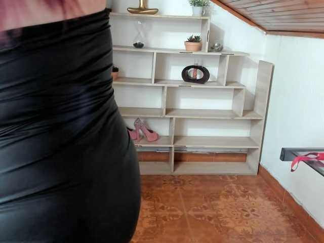 Mariana-Rusell live cam on BongaCams