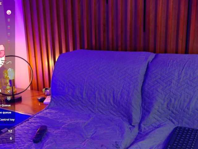 Zoe-Cloud live cam on BongaCams