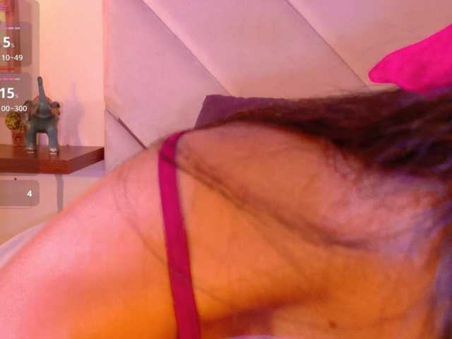 Zoe-Cloud live cam on BongaCams