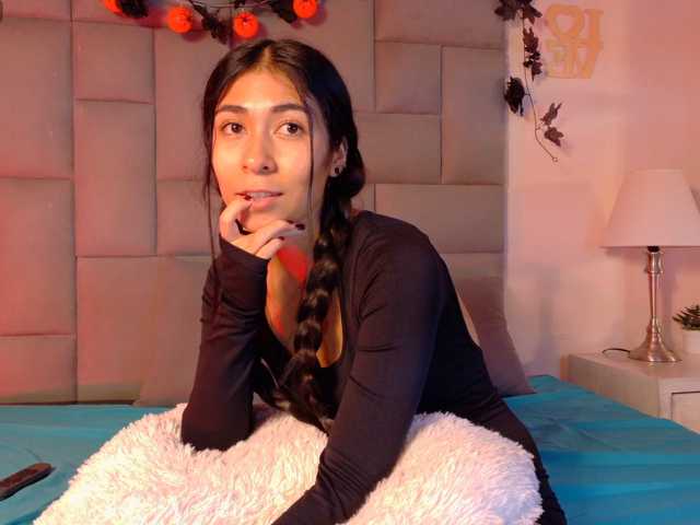 Zoe-Cloud live cam on BongaCams