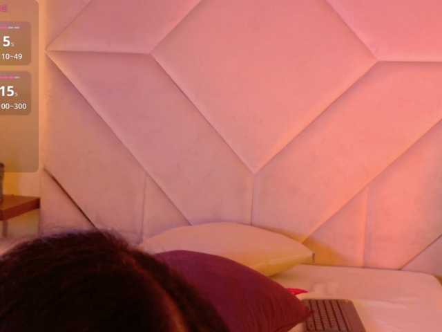 Zoe-Cloud live cam on BongaCams