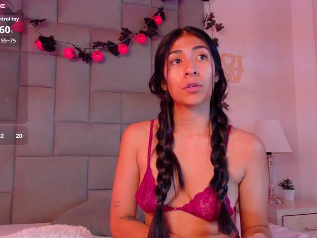 Zoe-Cloud live cam on BongaCams