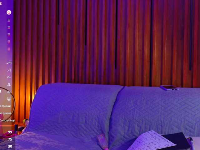 Zoe-Cloud live cam on BongaCams