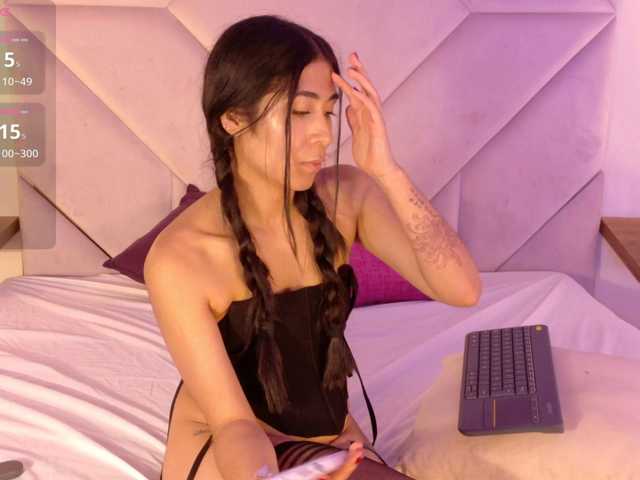 Zoe-Cloud live cam on BongaCams