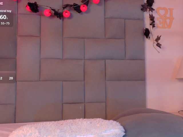 Zoe-Cloud live cam on BongaCams