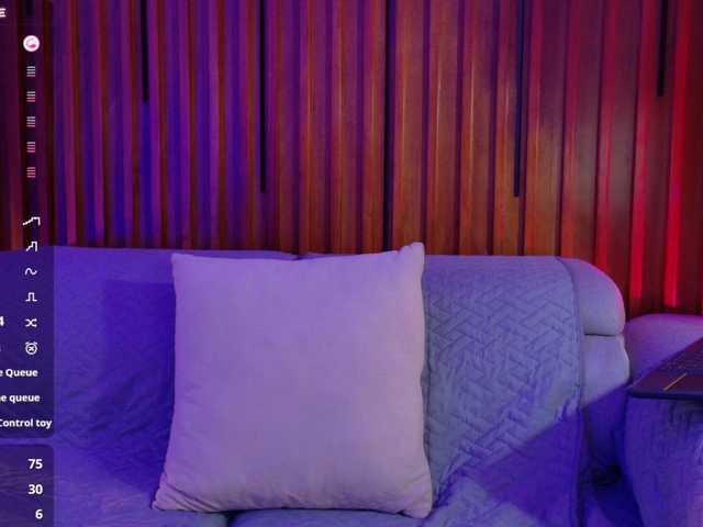 Zoe-Cloud live cam on BongaCams