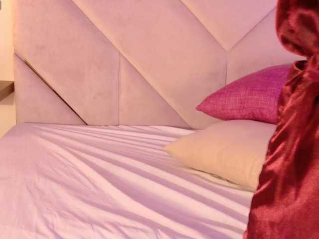 Zoe-Cloud live cam on BongaCams