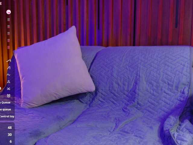 Zoe-Cloud live cam on BongaCams
