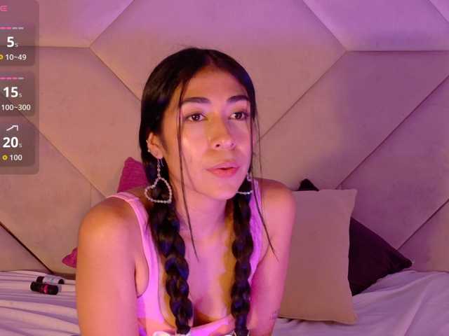Zoe-Cloud live cam on BongaCams