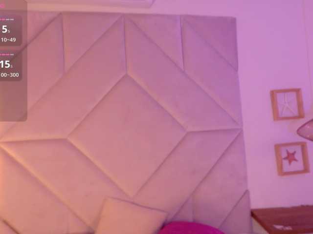 Zoe-Cloud live cam on BongaCams