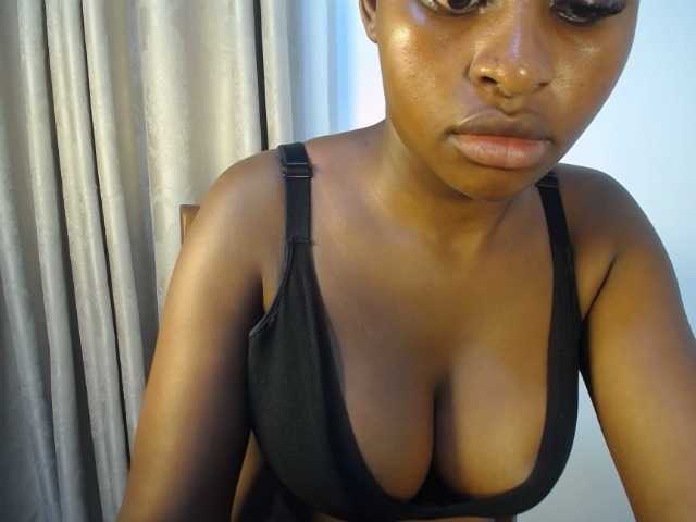 aurora888, en directo ahora en BongaCams